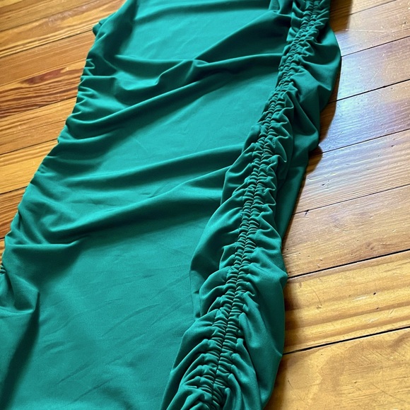 Superdown Emerald Green Cory Ruched Side Dress - Picture 10 of 11